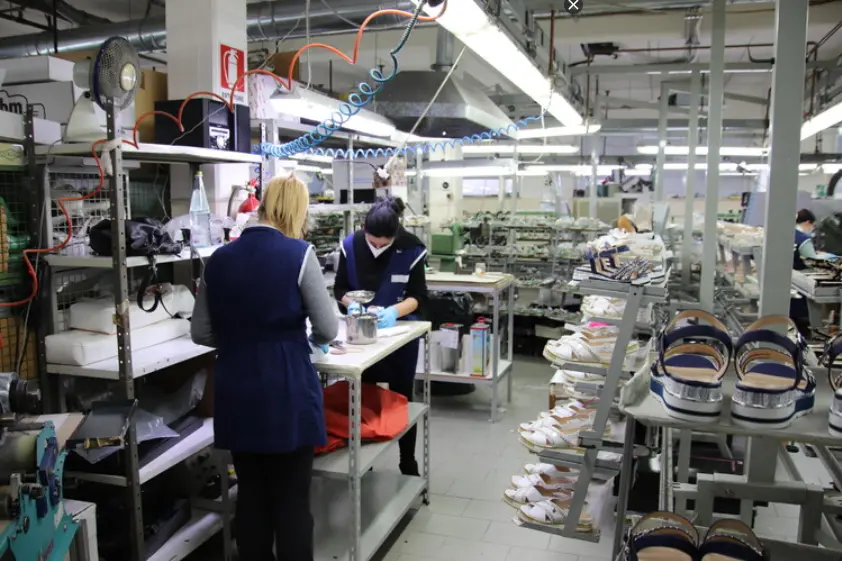 Un'azienda (immagine simbolo, foto Ansa)