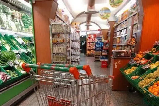 Interno di un supermercato