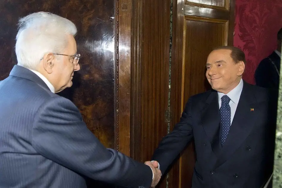 Silvio Berlusconi e Sergio Mattarella (Ansa)