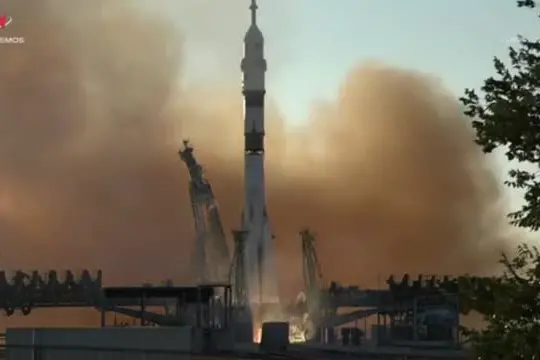 Un razzo Soyuz-2.1a è partito con equipaggio alla volta della ISS