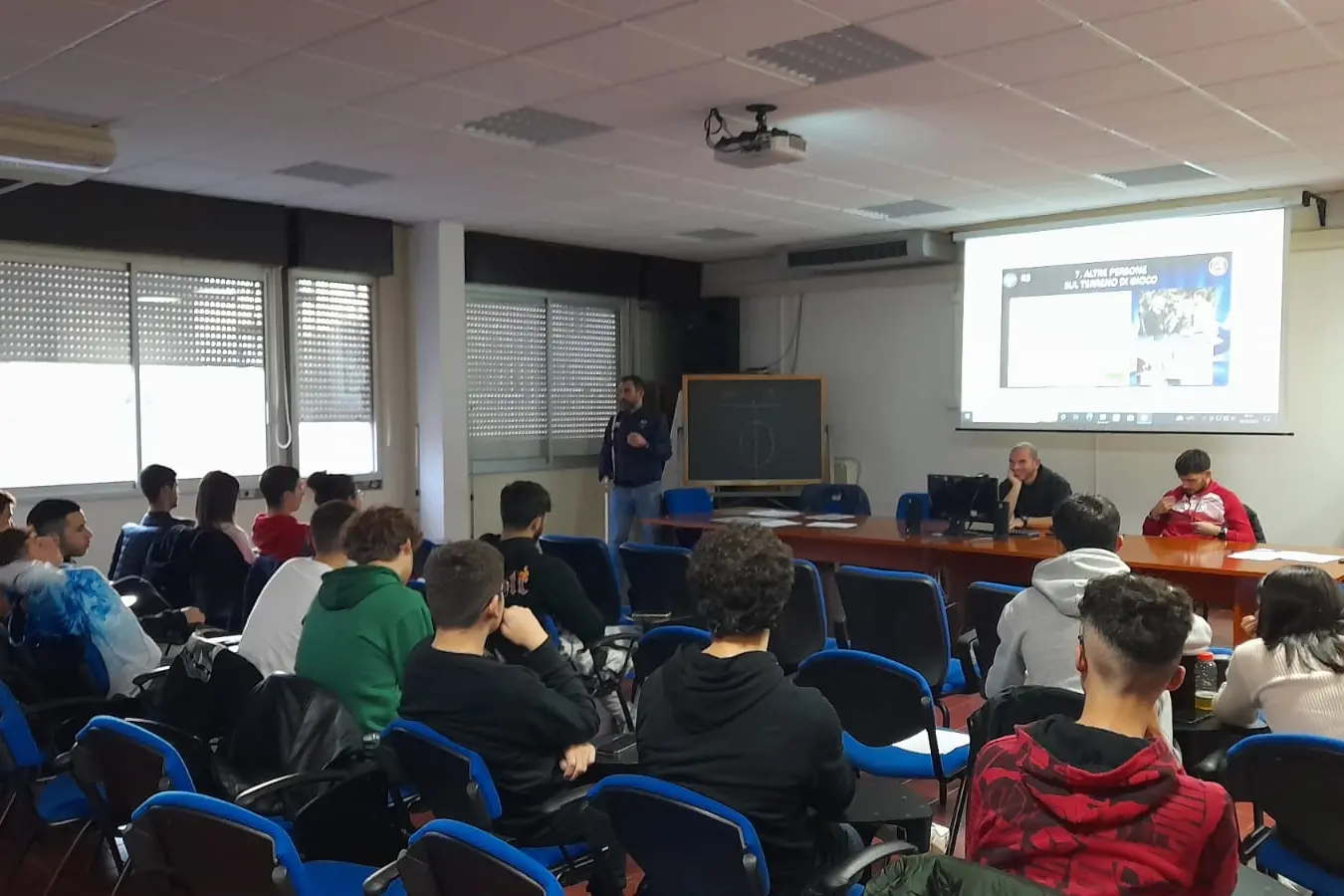 Il corso a scuola (foto Scanu)
