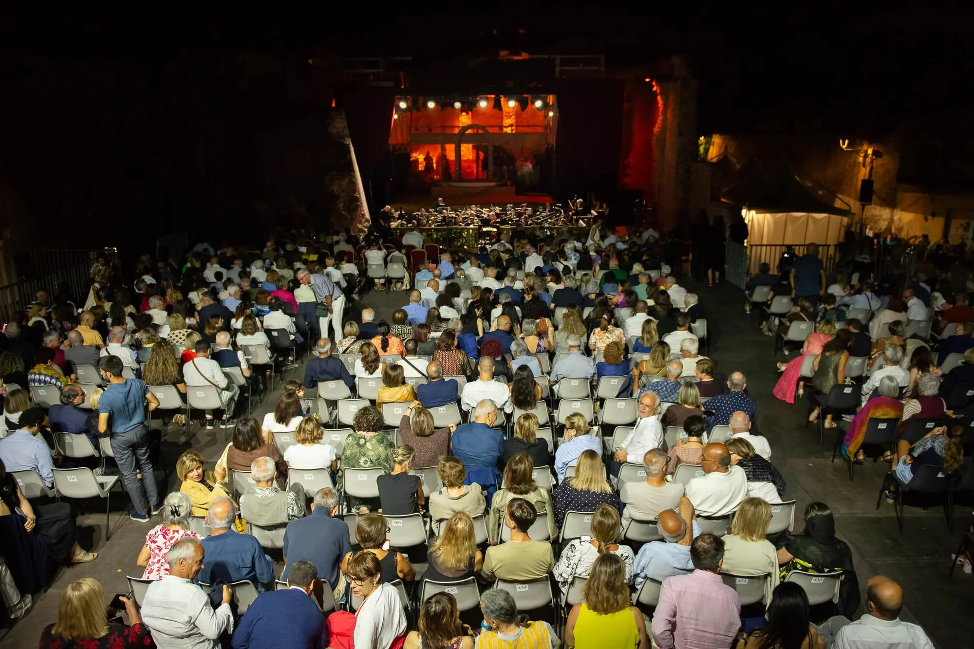 Ottimo debutto de L'elisir d'amore (foto di Elisa Casula)