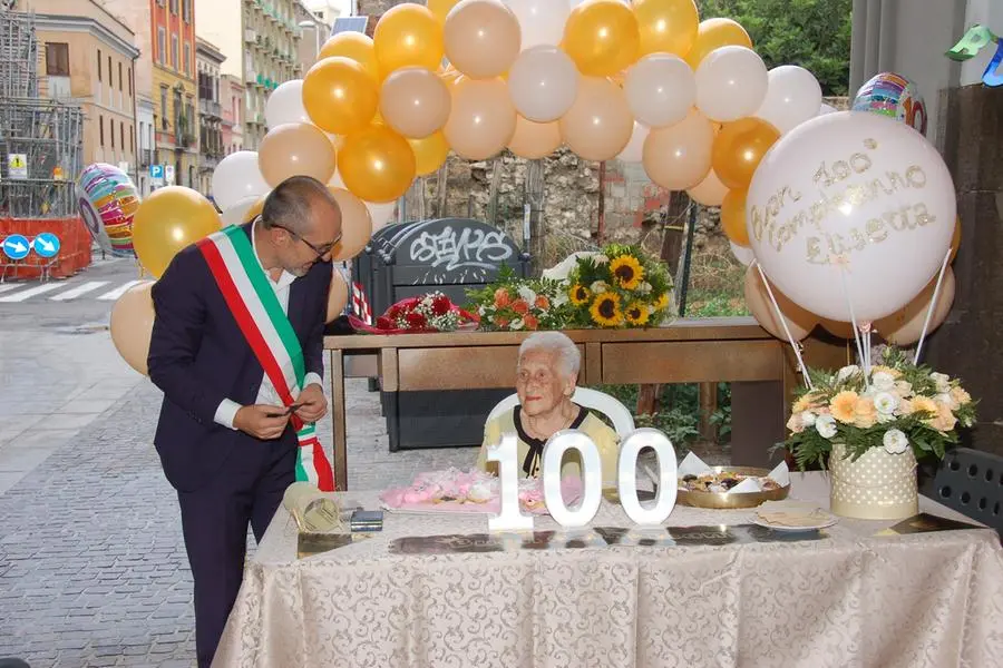 I festeggiamenti per Elisetta Ilot (foto Comune di Cagliari)