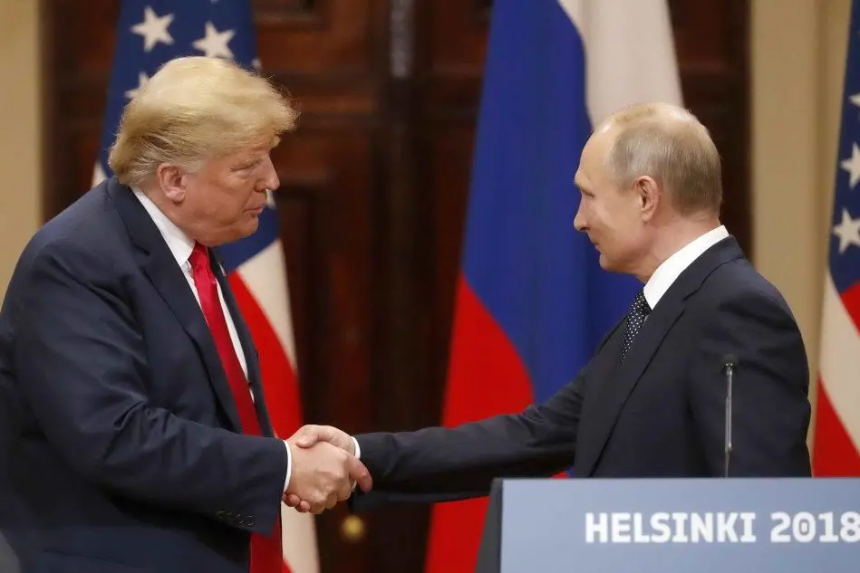 Donald Trump e Vladimir Putin nell'incontro avvenuto a Helsinki il 16 luglio (foto Ansa)