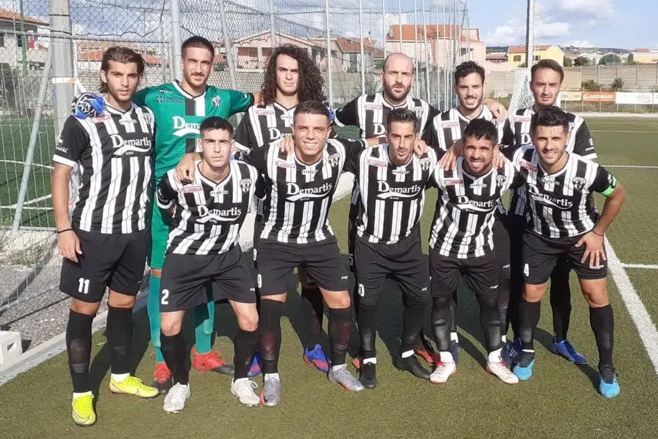 L'Ossese Calcio (foto L'Unione Sarda-Tellini)