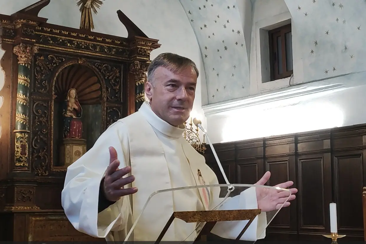 Don Jacek Meczel, nuovo parroco di Santa Maria della Neve (foto Ronchi)