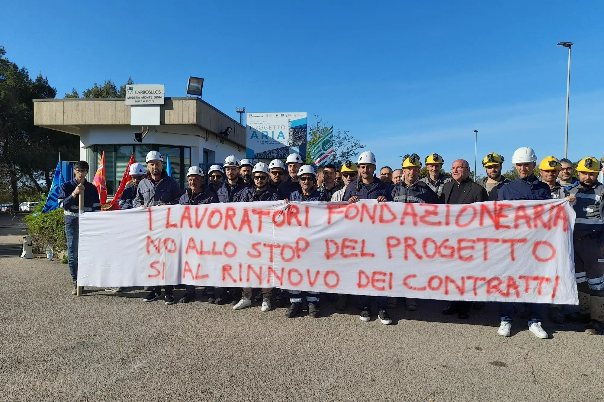 La protesta dei lavoratori della Fondazione Aria (foto Pani)