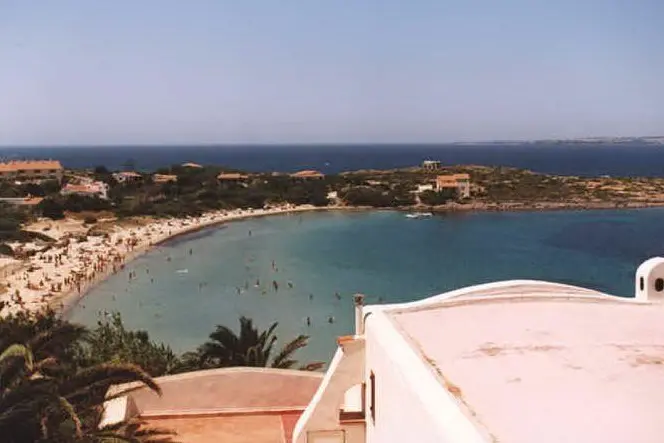 La spiaggia di Sotto torre, a Calasetta (foto Andrea Scano)