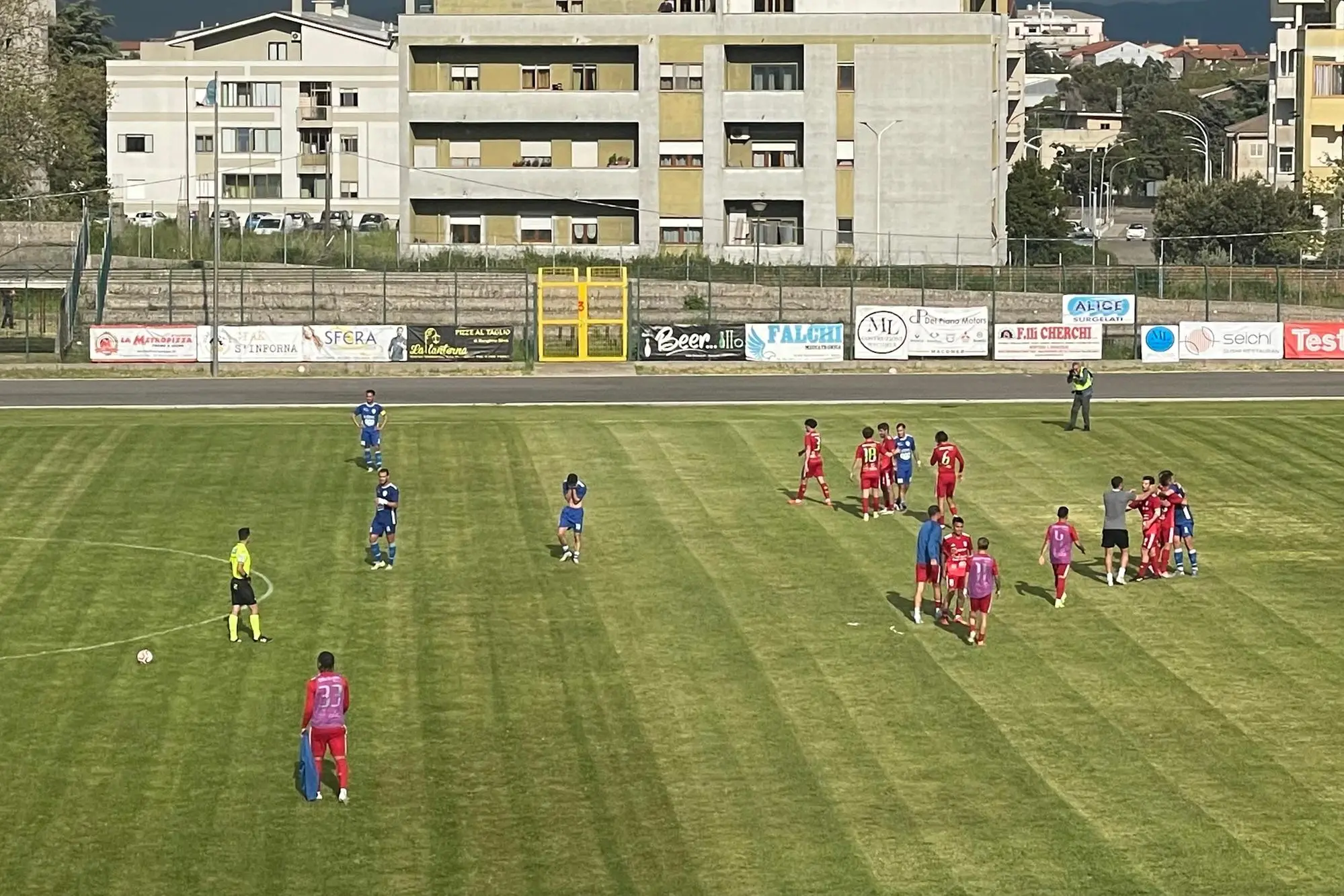 La finale dei playoff regionali di Eccellenza della scorsa stagione, Monastir-Tempio a Macomer (foto ASD Monastir 1983)