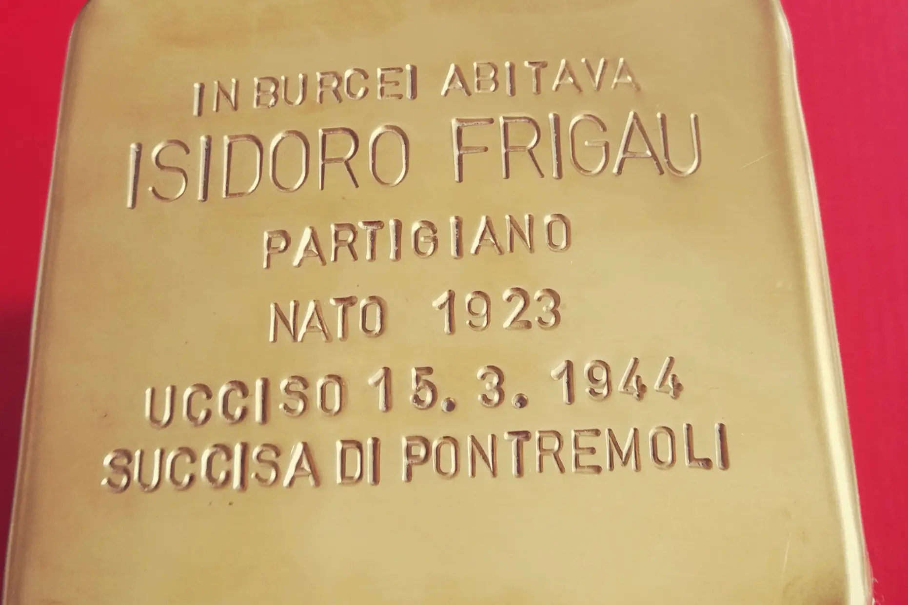Pietra d'inciampo per Isidoro Frigau (foto Serreli)