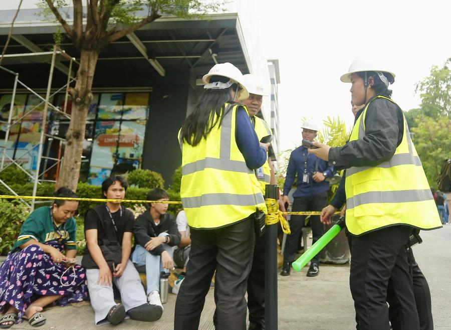 Terremoto di magnitudo 7.4 nel sud delle Filippine: allarme tsunami