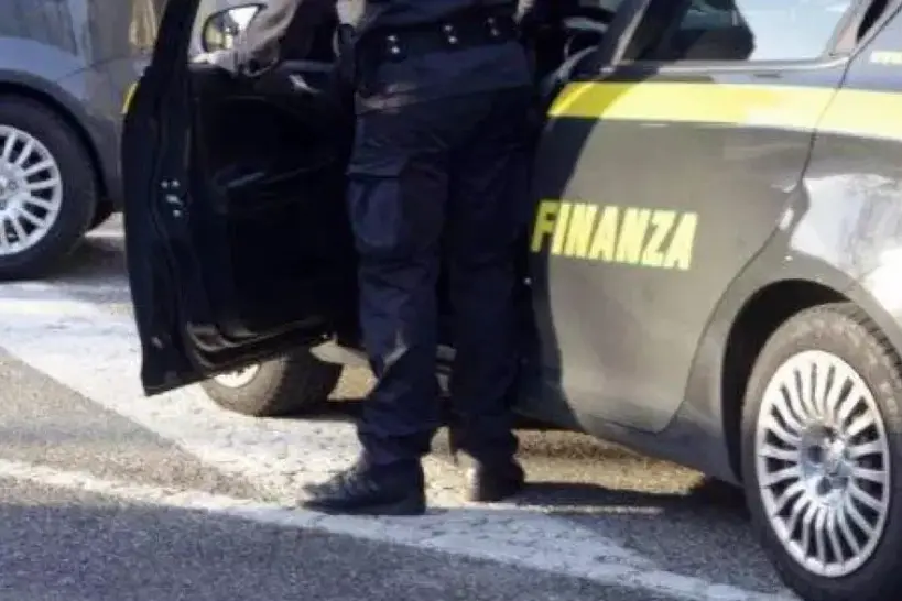 Il maxi sequestro eseguito dalla Guardia di Finanza