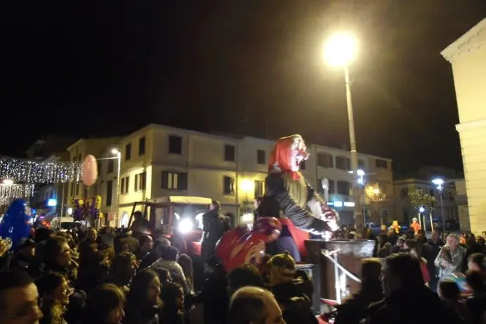 La Befana in piazza - Porto Torres (foto Pala)