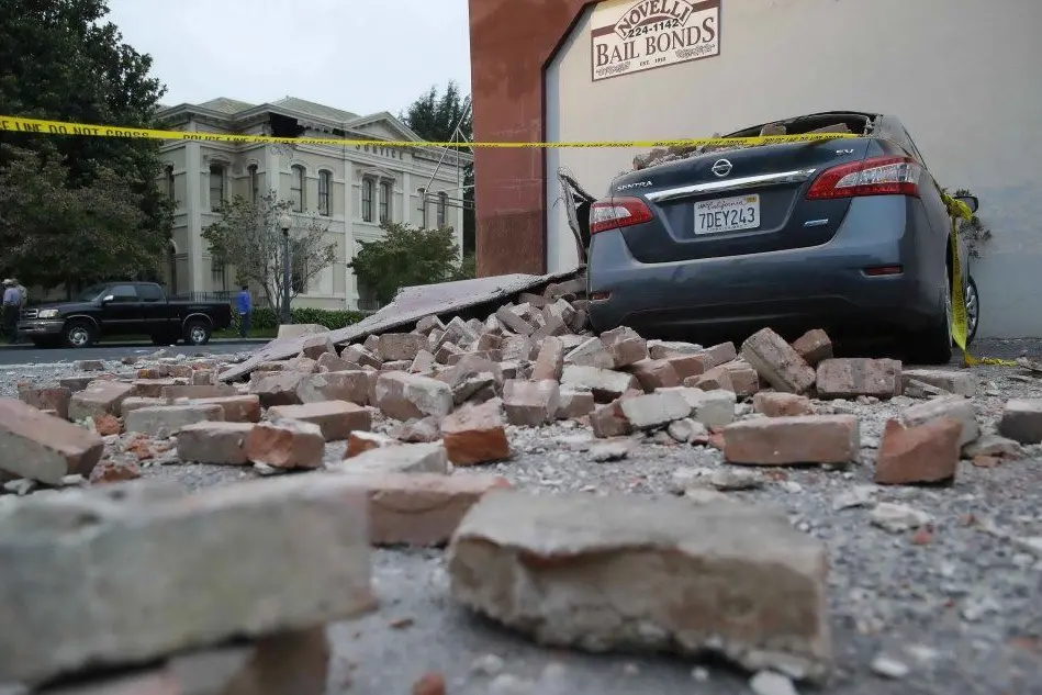 I danni provocati dalla scossa di terremoto