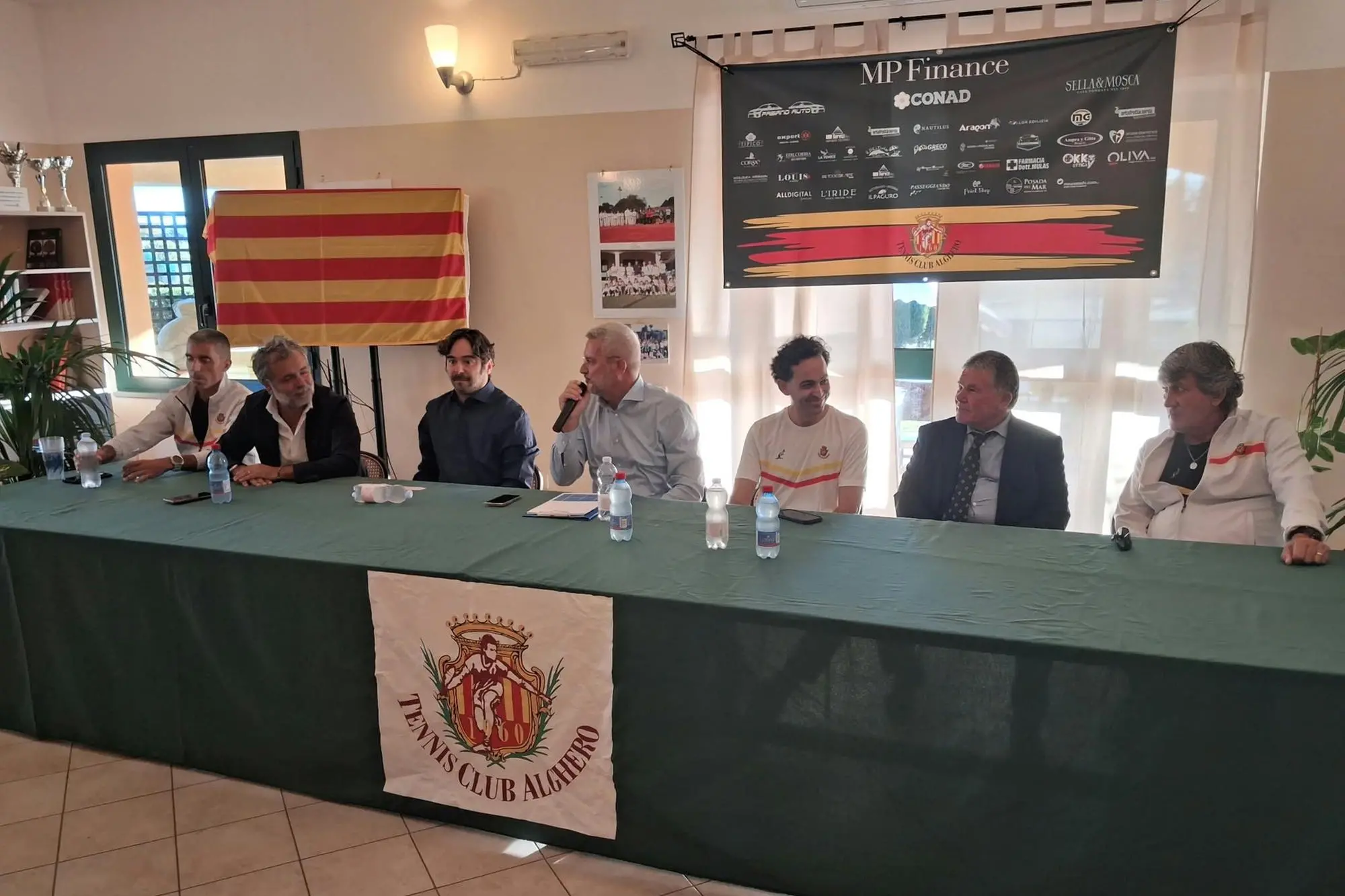 Un momento della presentazione (foto Antonio Burruni)