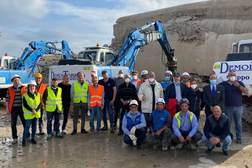 Foto di gruppo al cantiere (Foto concessa)