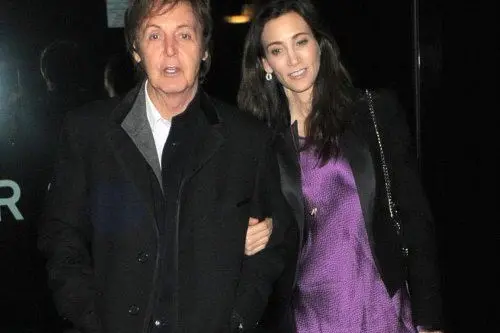 McCartney con la fidanzata Nancy