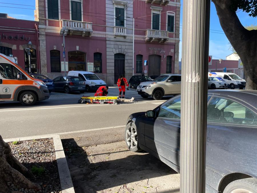 Cagliari, pedone investito in viale Trieste