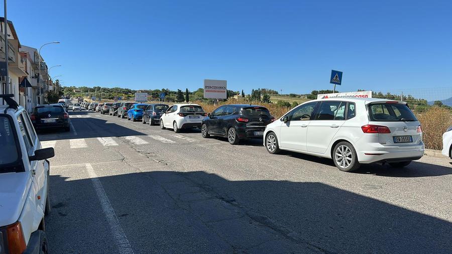 Caos traffico in via Monserrato a Sestu