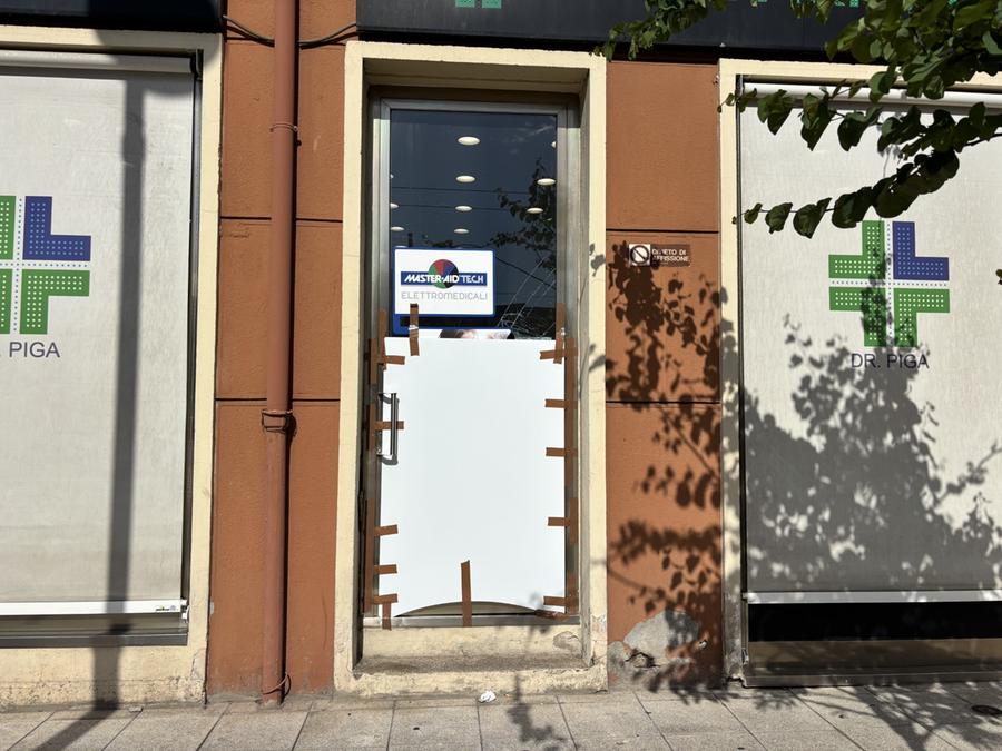 Cagliari, spaccata nella parafarmacia Piga in via Dante