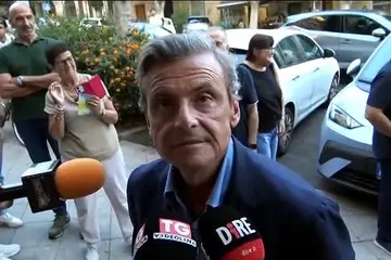 Carlo Calenda a Cagliari, l'ex ministro ''promuove'' il nucleare e ''boccia'' Todde: «Inesistente»