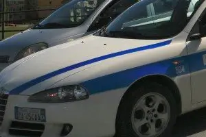 Un'auto della polizia municipale
