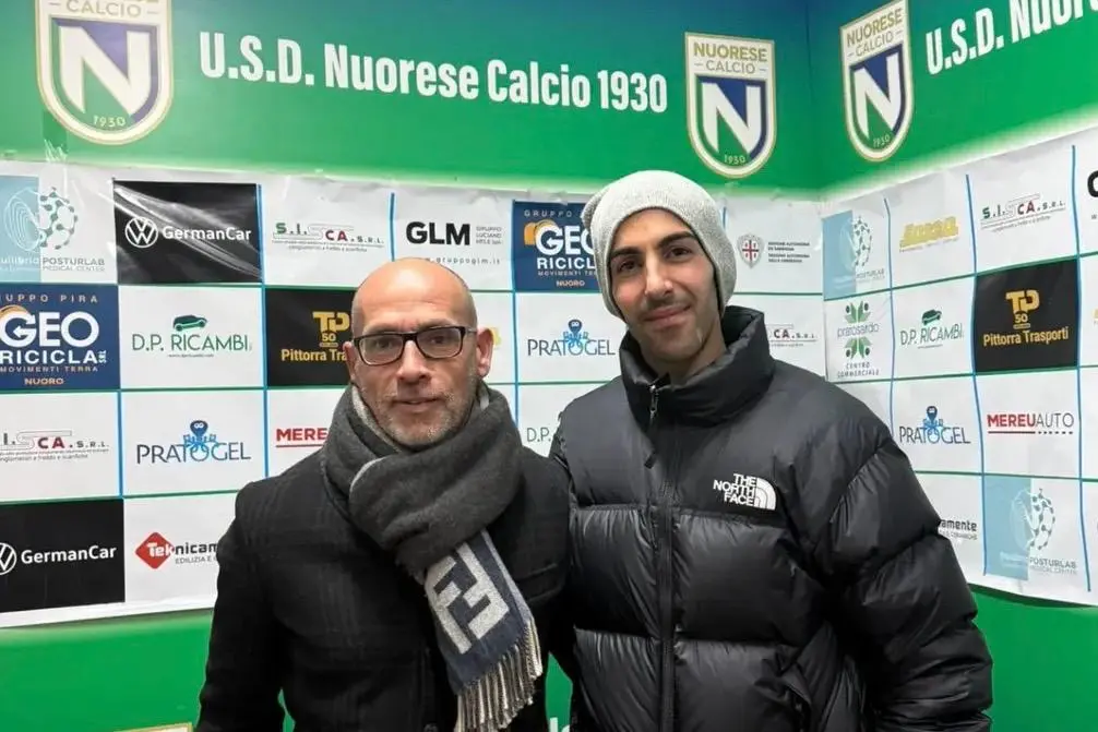 Pierpaolo Falchi (a destra), nuovo acquisto dei verdazzurri (foto Usd Nuorese Calcio 1930)