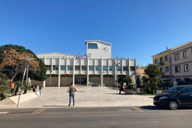 Municipio di Porto Torres (foto Pala)