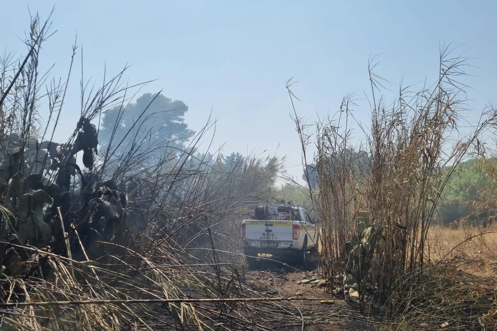 Incendio a Quartu (foto Serreli)