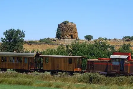 Il trenino verde con la carrozza Buchiero del 1913 (foto Oggianu)