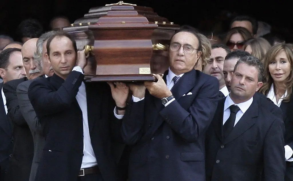 Ai funerali di Mike Bongiorno