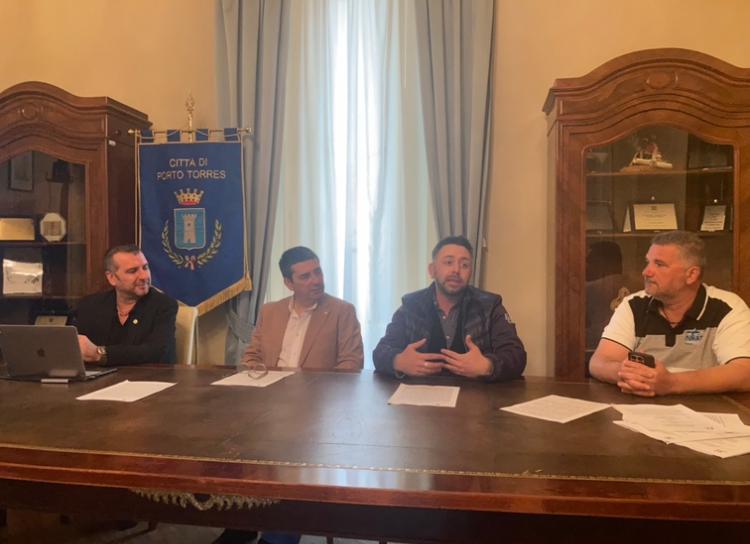 Porto Torres, telefonino vietato ai campi estivi