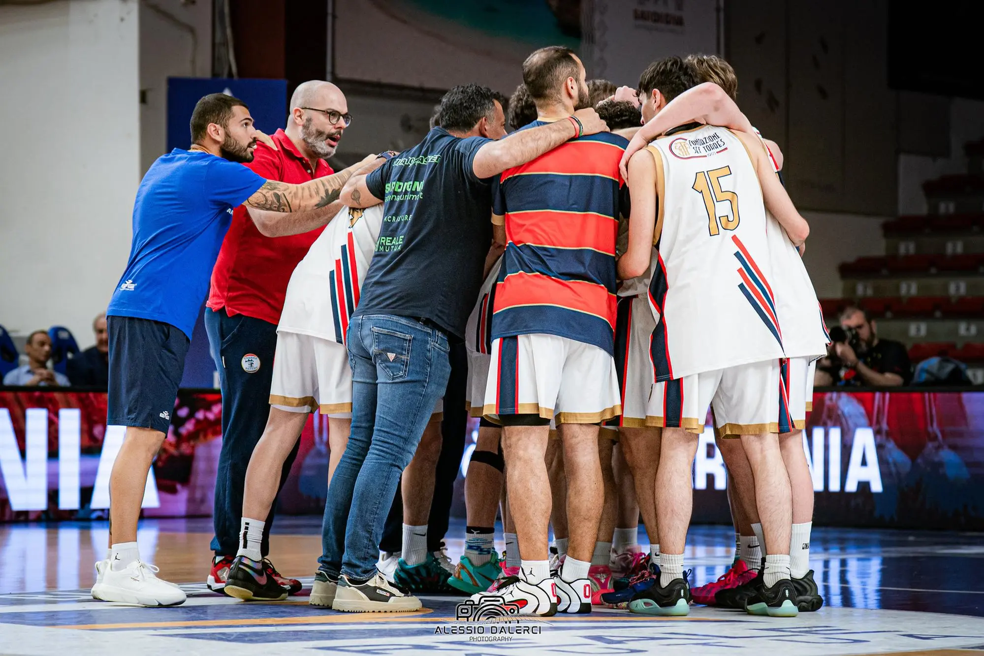 La Torres si carica prima di Gara 2 della finale regionale (foto Dalerci)
