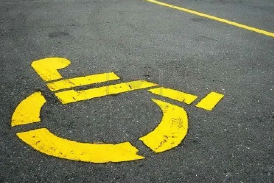 Un parcheggio per disabili