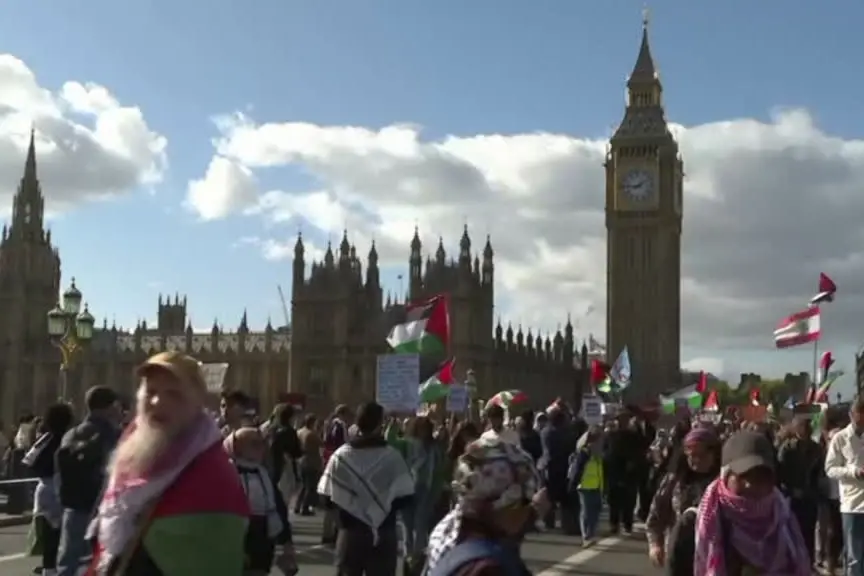 Cortei pro Palestina in tutto il mondo, le immagini da Londra