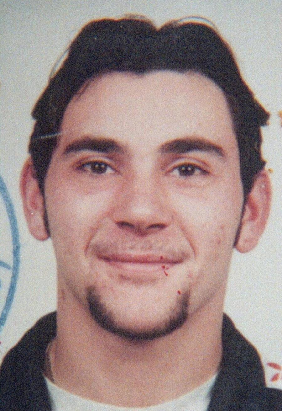 Fuga di Del Grande, la pista sarda resta ancora in piedi