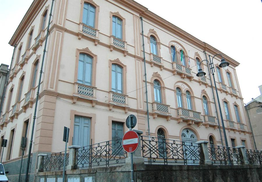 Caccia al voto tra social e faccia a faccia