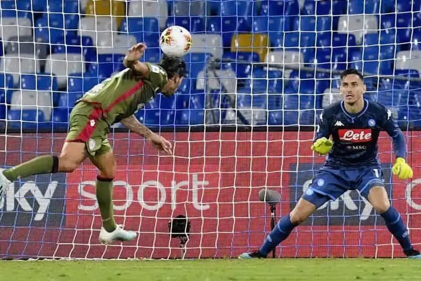 Il gol vittoria di Lucas Castro a Napoli (archivio L'Unione Sarda)