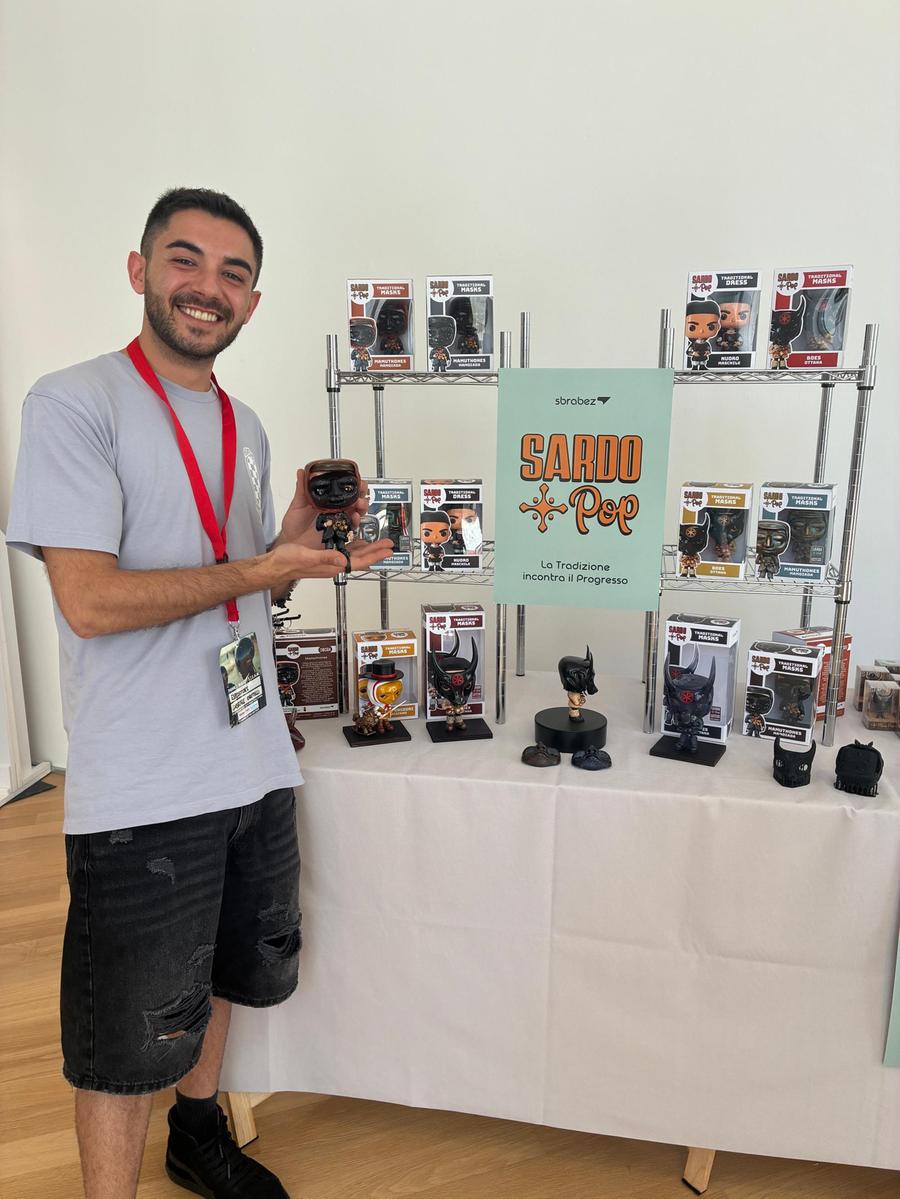 Le action figure sarde di Gabriele Orotelli conquistano il pubblico della Maker Faire Sardinia
