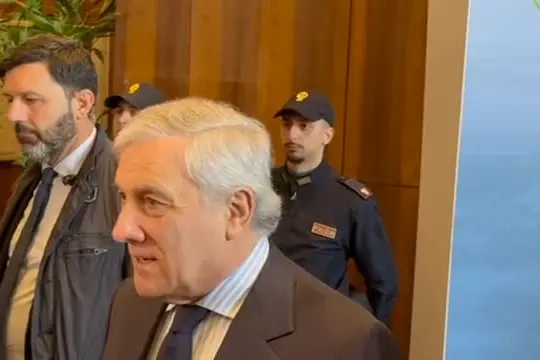 Attacco Iran, Tajani: "I 200 ragazzi a Dubai già stasera a Milano"