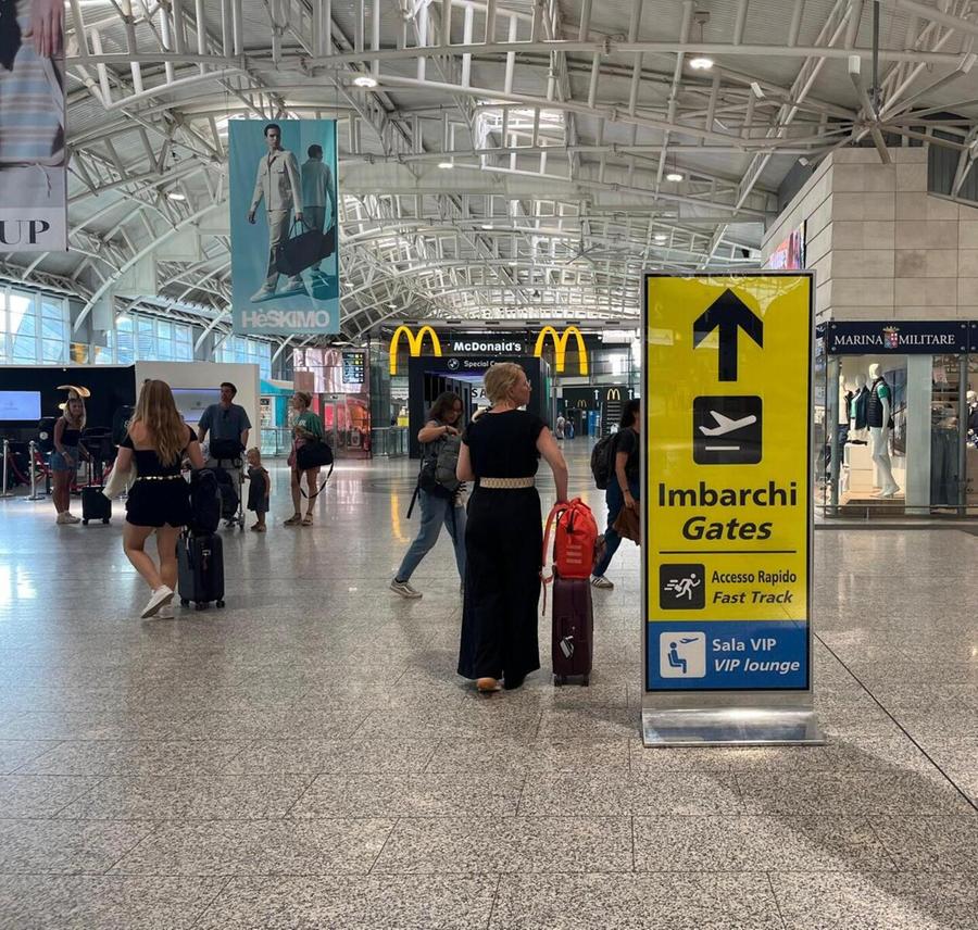 Aeroporti ai privati: «La Giunta svende la mobilità dei sardi»