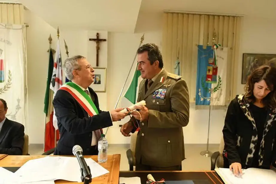 La consegna della cittadinanza onoraria al generale Andrea Di Stasio