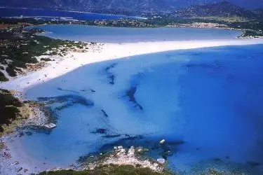 la spiaggia di Cala giunco