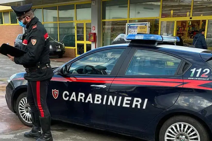 Un controllo dei carabinieri (foto L'Unione Sarda - Scano)