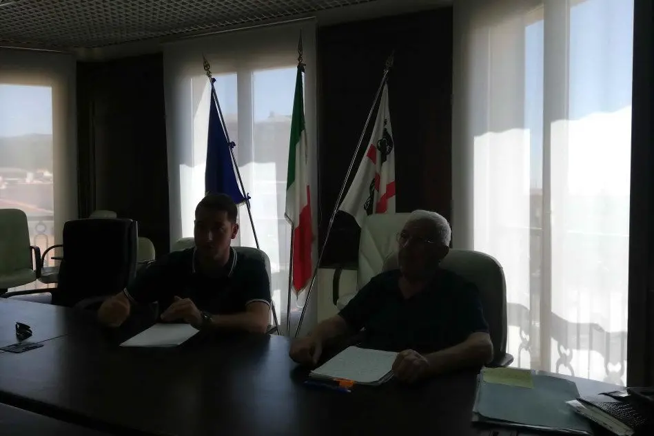 Il sindaco di Iglesias Mauro Usai e l'assessore ai Lavori pubblici Vito Didaci (foto L'Unione Sarda - Cappa)