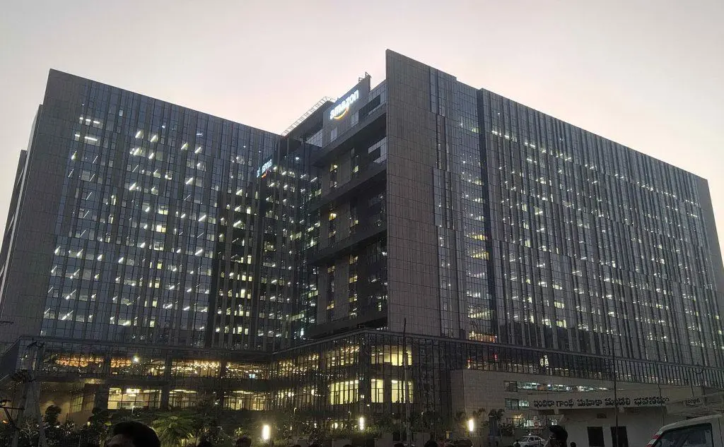 Il campus a Hyderabad, in India (foto Wikipedia)