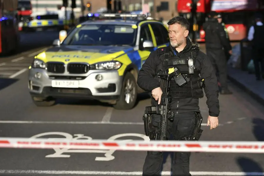 Polizia britannica (foto Ansa/AP)