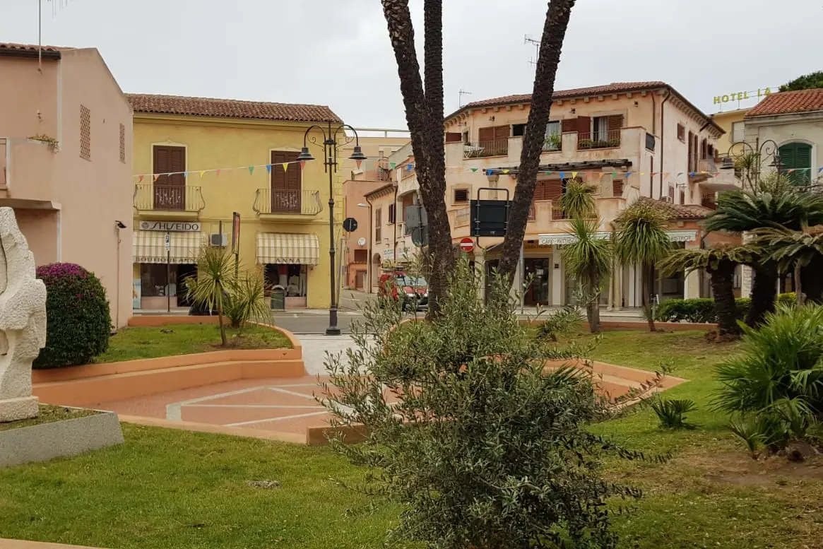 Palau, piazza Due Palme (foto Ronchi)