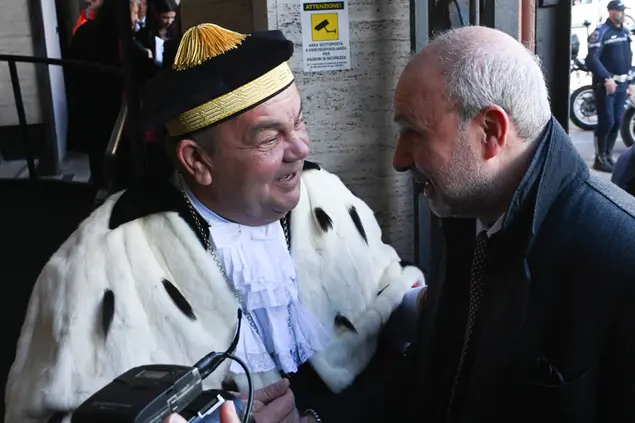 Il ministro della Salute, Orazio Schillaci, assieme al rettore dell'Università di Sassari, Gavino Mariotti (foto Gloria Calvi)
