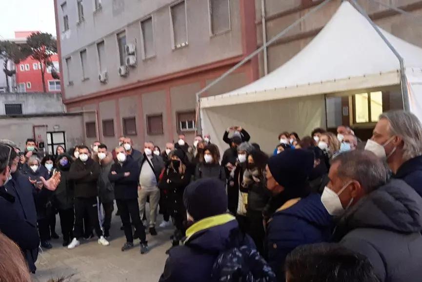 L'assemblea di ieri degli assistenti di supporto ospedalieri (L'Unione Sarda - Tellini)